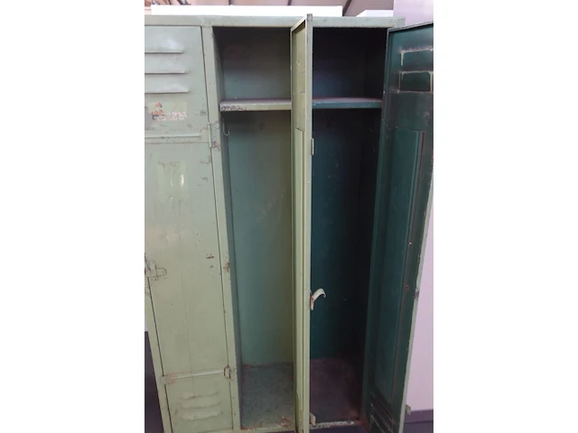 Metalen werktafel + metalen kast - afbeelding 3 van  5