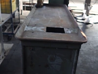 Metalen werktafel + metalen kast - afbeelding 2 van  5