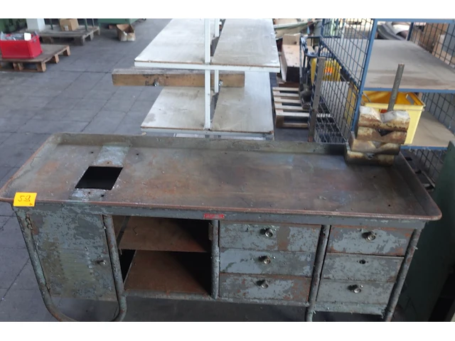 Metalen werktafel + metalen kast - afbeelding 3 van  5