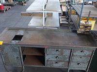 Metalen werktafel + metalen kast - afbeelding 3 van  5