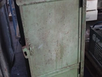 Metalen werktafel + metalen kast - afbeelding 4 van  5