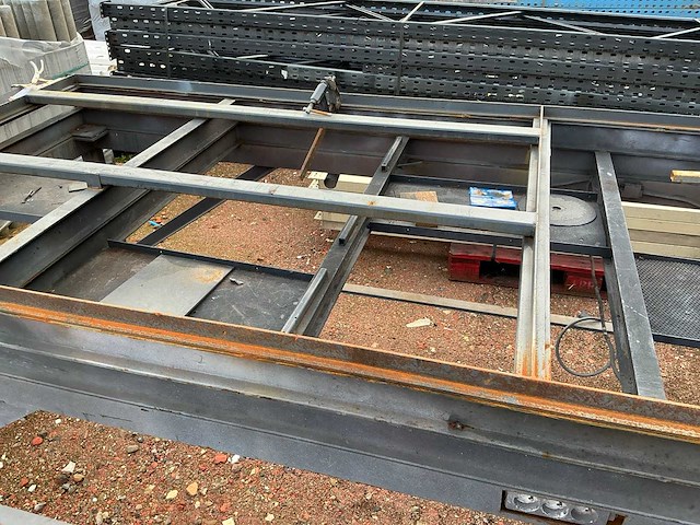 Metalen werktafel - afbeelding 7 van  8