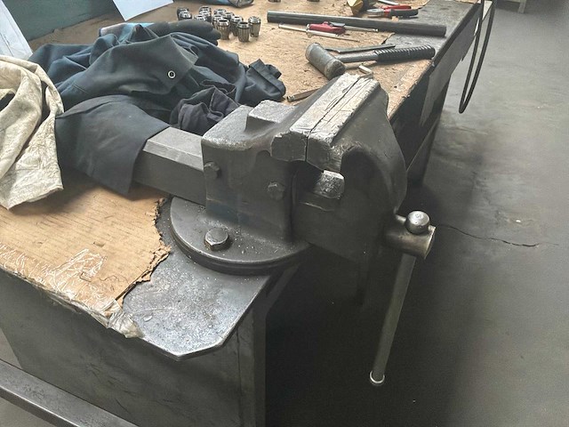 Metalen werktafel - afbeelding 3 van  5
