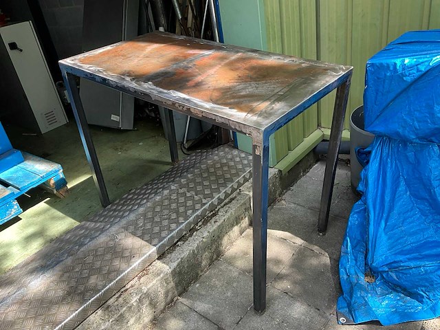 Metalen werktafel - afbeelding 1 van  4