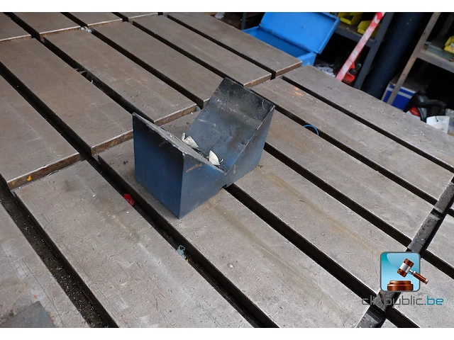 Metalen werktafel - afbeelding 18 van  19
