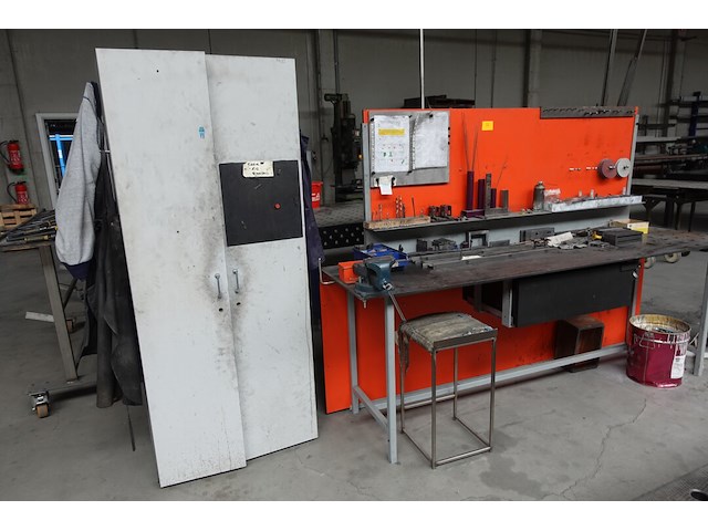 Metalen werktafel - afbeelding 1 van  7