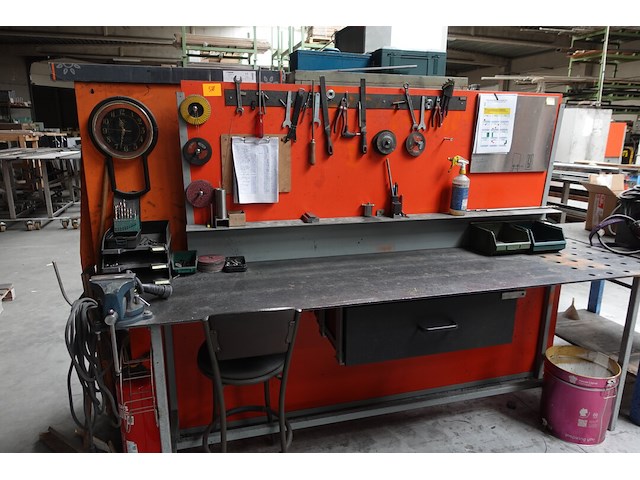 Metalen werktafel - afbeelding 1 van  5