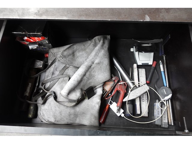 Metalen werktafel - afbeelding 8 van  10