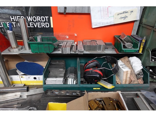 Metalen werktafel - afbeelding 8 van  12