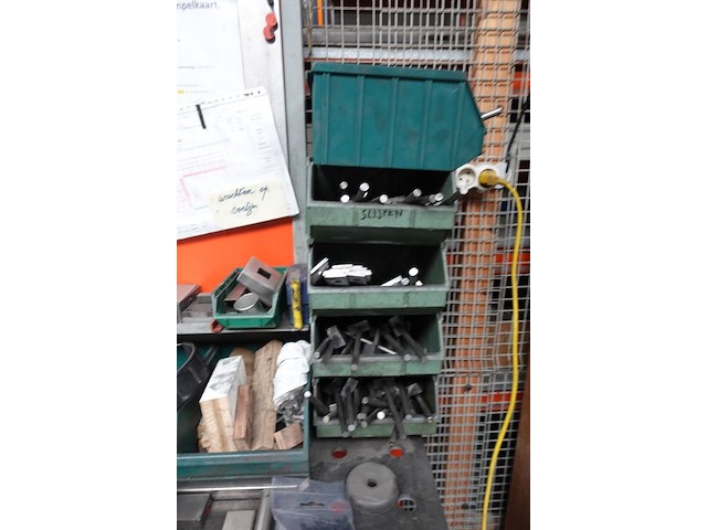 Metalen werktafel - afbeelding 9 van  12