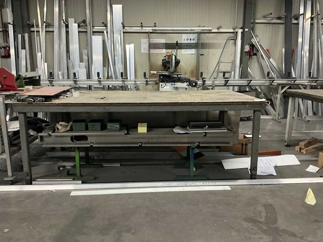 Metalen werktafel - afbeelding 1 van  3