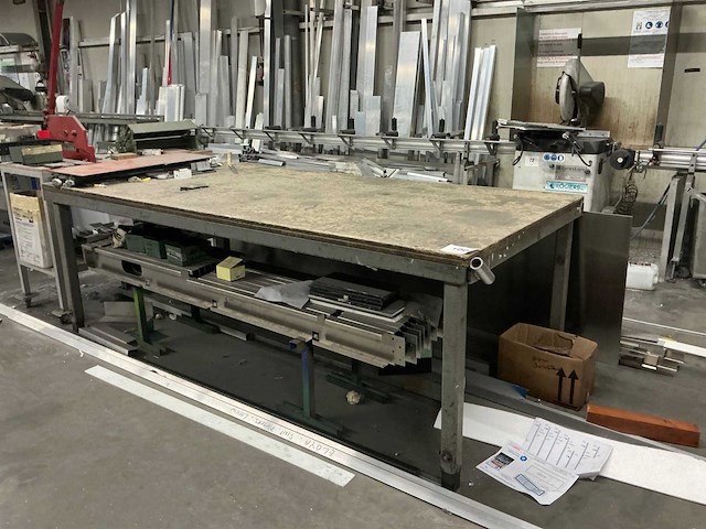 Metalen werktafel - afbeelding 2 van  3