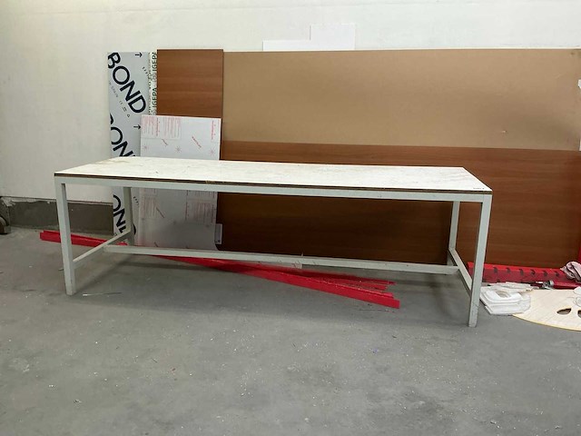 Metalen werktafel - afbeelding 1 van  4