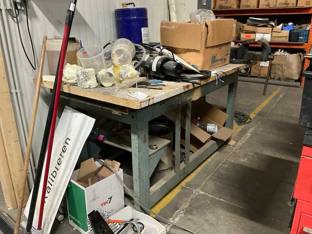 Metalen werktafel - afbeelding 1 van  3