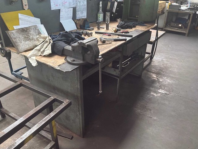 Metalen werktafel - afbeelding 2 van  5