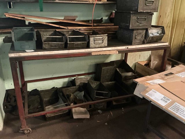 Metalen werktafel - afbeelding 1 van  4