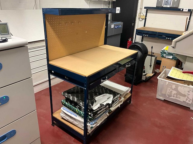 Metalen werktafel - afbeelding 1 van  6
