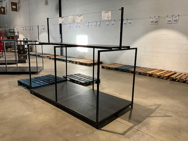 Metalen winkelmeubilair (6x) - afbeelding 1 van  5