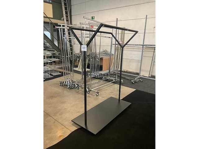 Metalen winkelrekken/kledingrekken (2x) - afbeelding 2 van  3