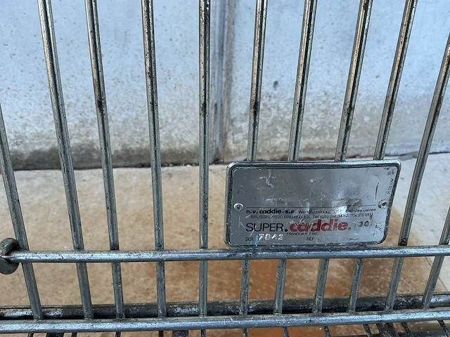 Metalen winkelwagen met rode handgreep – inclusief kinderzitje - afbeelding 2 van  5