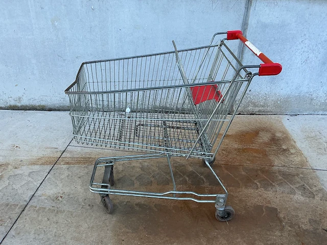 Metalen winkelwagen met rode handgreep – inclusief kinderzitje - afbeelding 3 van  5