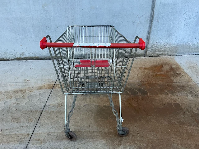 Metalen winkelwagen met rode handgreep – inclusief kinderzitje - afbeelding 4 van  5