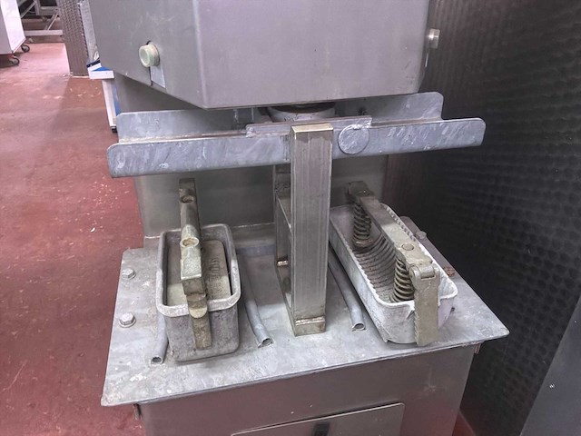 Metallurgisch vleesverwerkingsmachine - afbeelding 1 van  4