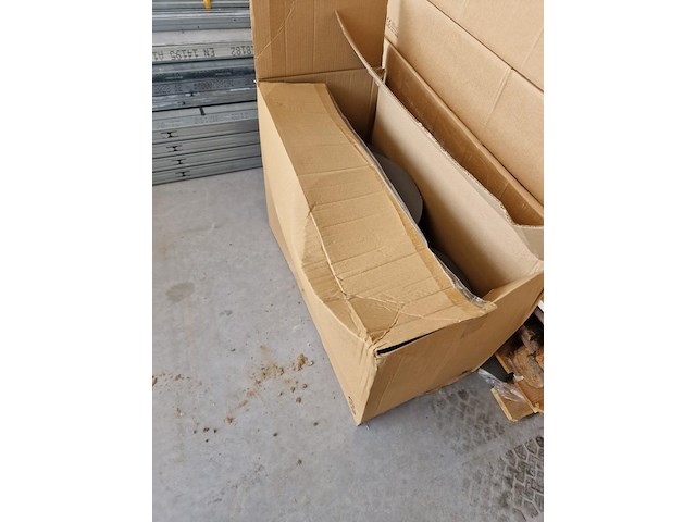 Metalstud en aanverwante - afbeelding 2 van  15