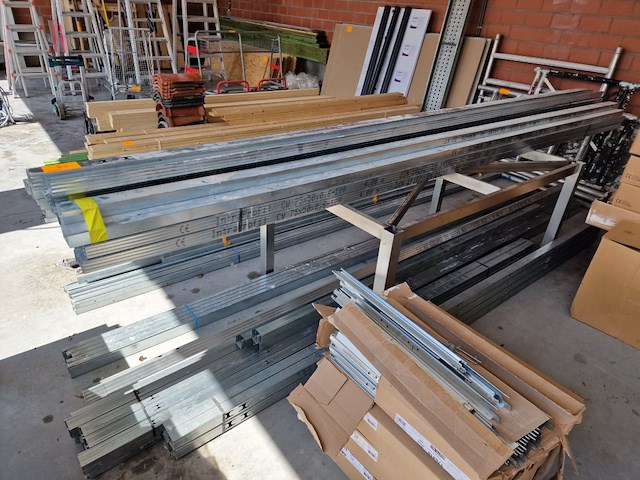 Metalstud en aanverwante - afbeelding 12 van  15