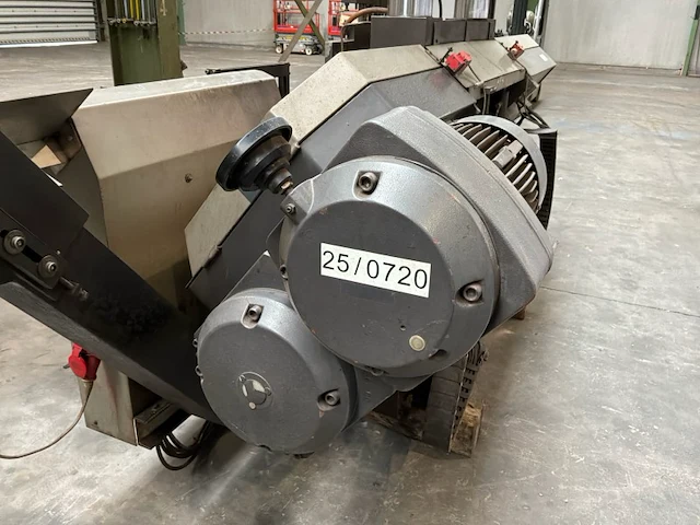 Metora vmb 455ds bandzaagmachine met rollenbaan - afbeelding 11 van  30