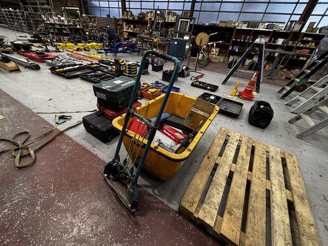 Metserskuip inh div materialen - afbeelding 5 van  5