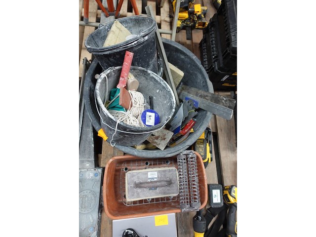 Metserskuip + inhoud - afbeelding 1 van  5