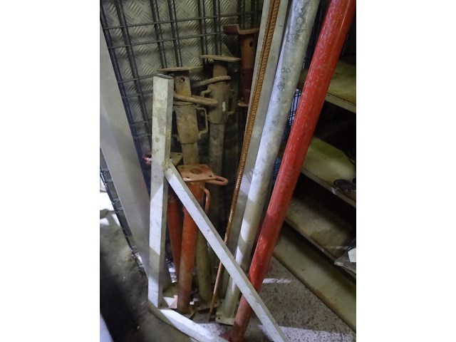 Metsersmateriaal (7 diverse stansoenen,hoekpofiel….) - afbeelding 6 van  12