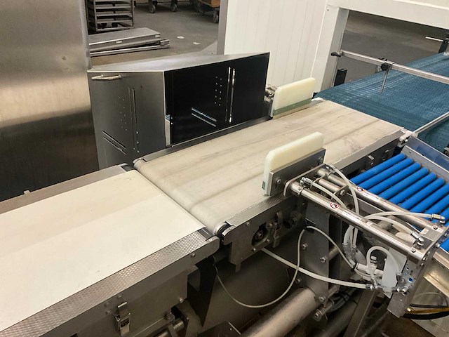 Mettler-toledo xs 3 cc rvs metaaldetector/checkweigher combination system - afbeelding 12 van  16