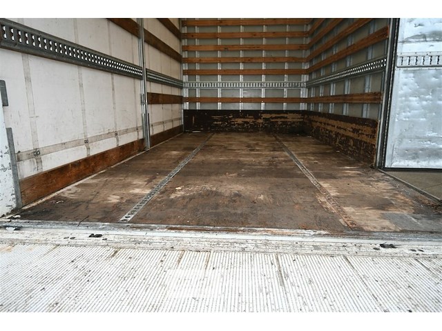 Meubelbak mercedes - afbeelding 26 van  30