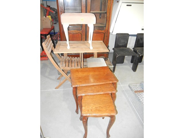 Meubelset (bijzet tafel trio, poefje x 2, tuinset met 1 stoel) - afbeelding 2 van  2