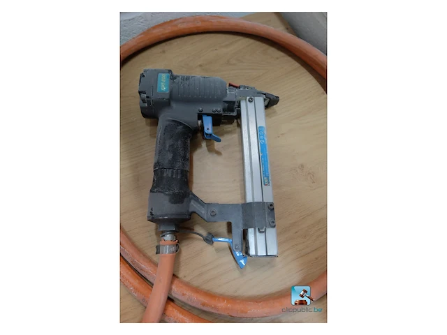 Meubelset met gereedschap en ijzerwaren - afbeelding 7 van  15