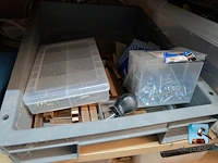 Meubelset met gereedschap en ijzerwaren - afbeelding 9 van  15