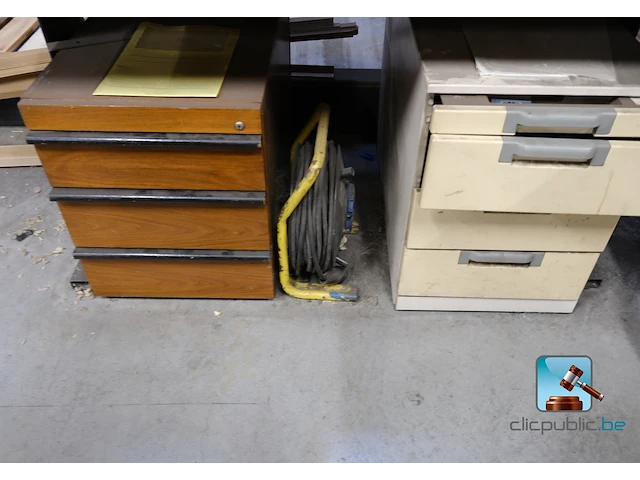 Meubilair met computeruitrusting - afbeelding 5 van  13