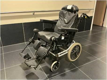Meubilair, mobiele zorgbedden, rollators, rolstoelen