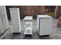 Meuble de magasin (3x) - afbeelding 1 van  5