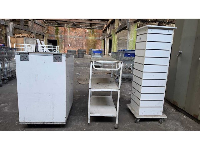 Meuble de magasin (3x) - afbeelding 5 van  5