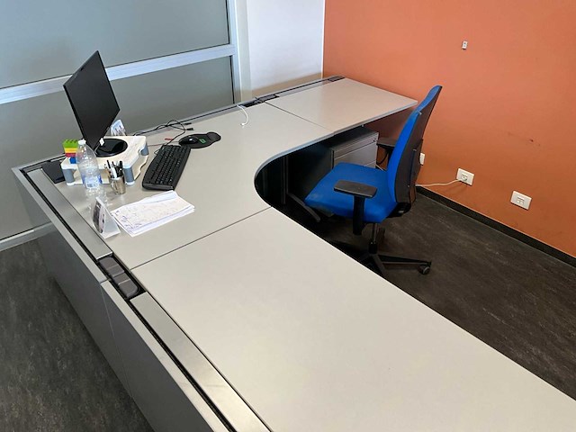 Mewaf hoekbureau + vergaderset - afbeelding 7 van  17