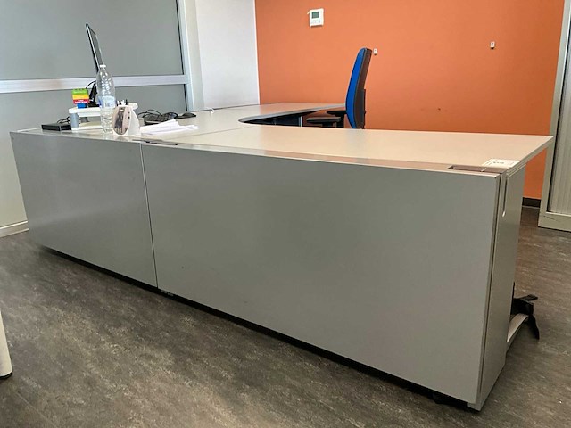 Mewaf hoekbureau + vergaderset - afbeelding 16 van  17