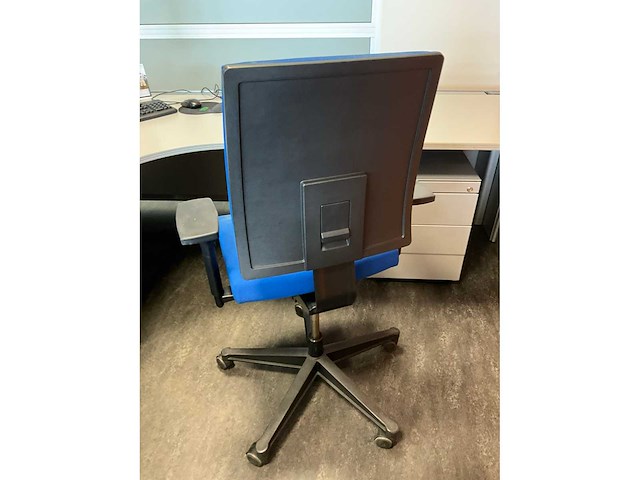 Mewaf hoekbureau + vergaderset - afbeelding 13 van  17