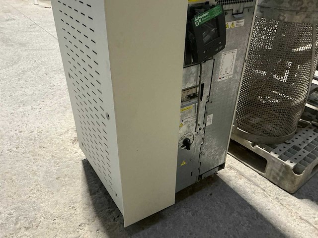 Mge galaxy 3000 ups-systeem - afbeelding 5 van  8