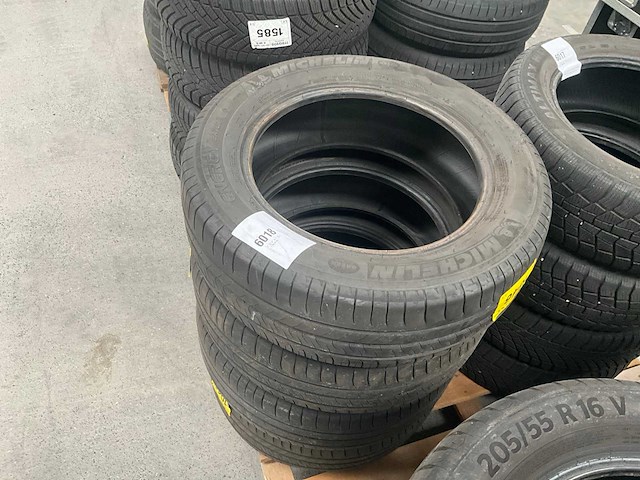 Michelin - green - car tyre (4x) - afbeelding 1 van  5