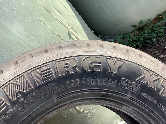 Michelin band 235/75r17.5 - afbeelding 2 van  3