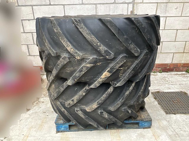 Michelin band op velg 600/65 r28 (2x) - afbeelding 1 van  12