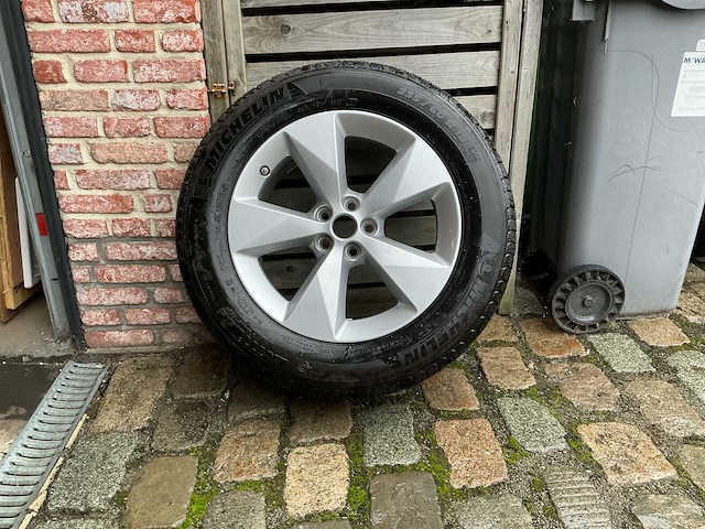 Michelin lattitude tour hp autoband voor jaguar (4x) - afbeelding 1 van  3